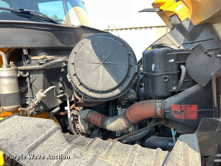 image for item EK8474 2006 International 7400 flatbed truck