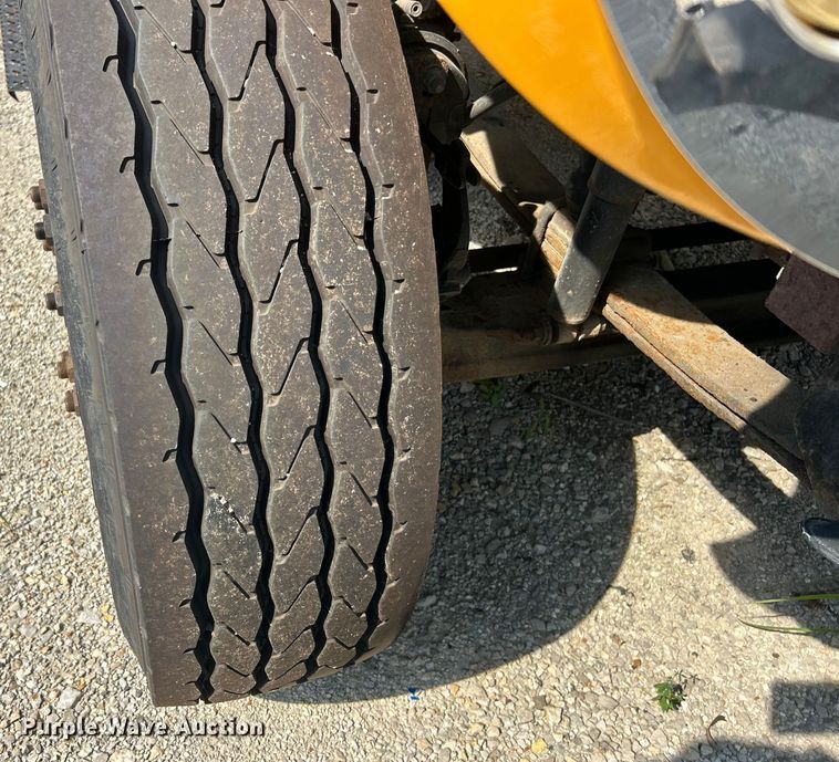 image for item EK8474 2006 International 7400 flatbed truck