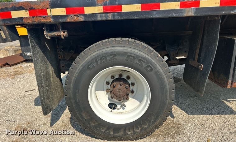 image for item EK8474 2006 International 7400 flatbed truck