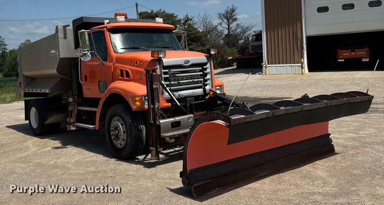 image for item EM2073 2005 Sterling L7500 series dump truck