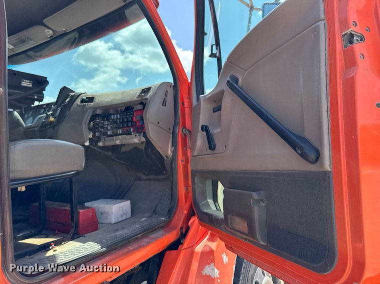 image for item EM2073 2005 Sterling L7500 series dump truck