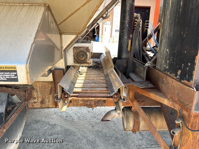 image for item EM2073 2005 Sterling L7500 series dump truck