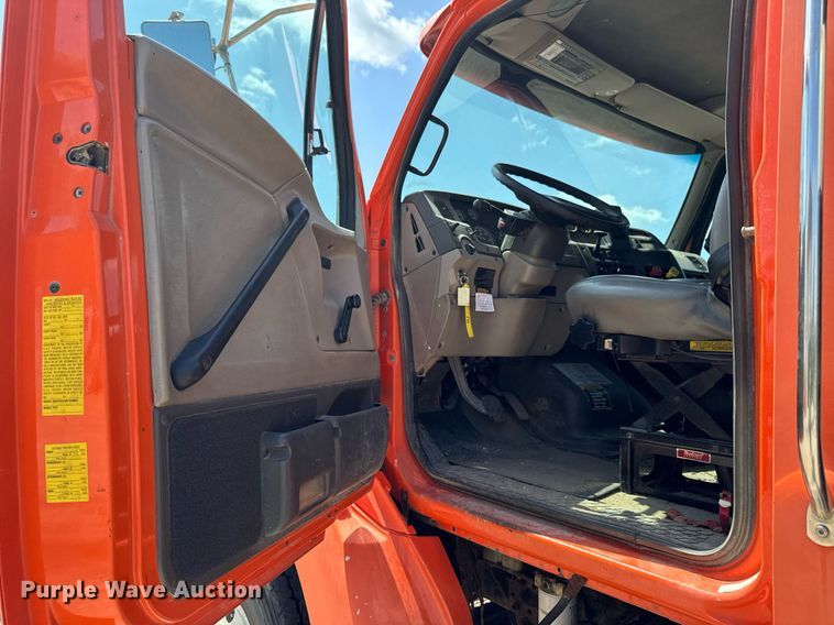 image for item EM2073 2005 Sterling L7500 series dump truck