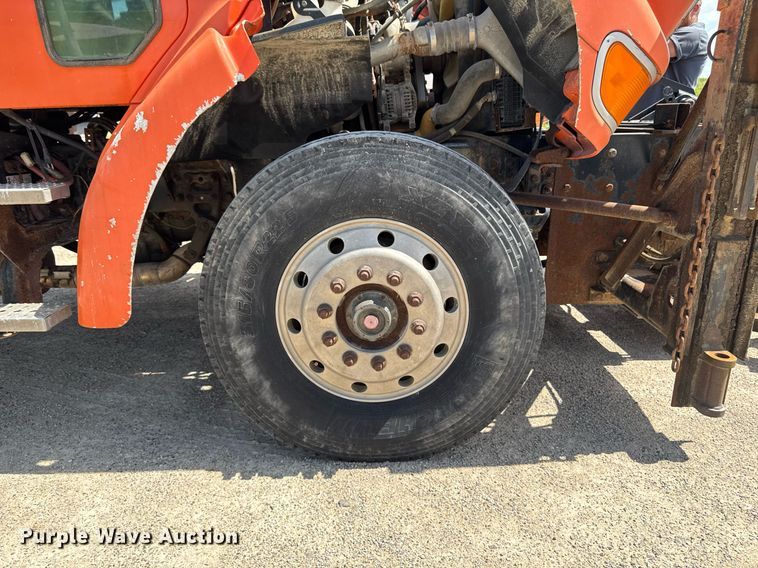 image for item EM2073 2005 Sterling L7500 series dump truck