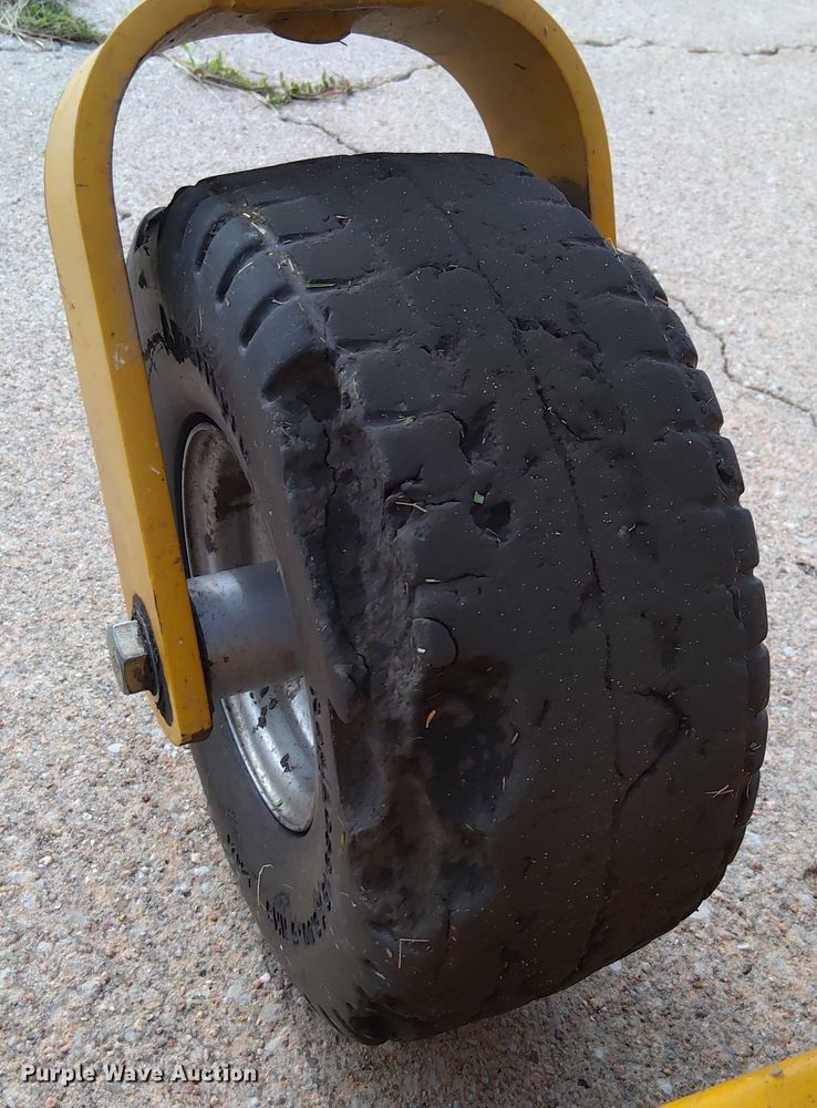 image for item EM8034 2015 Hustler Super 104 ZTR lawn mower