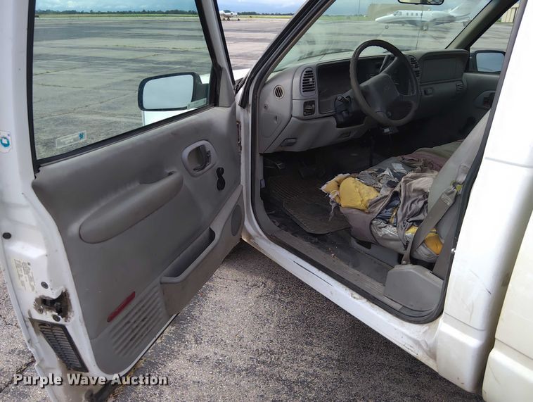 image for item EM8035 1998 Chevrolet 1500 pickup truck