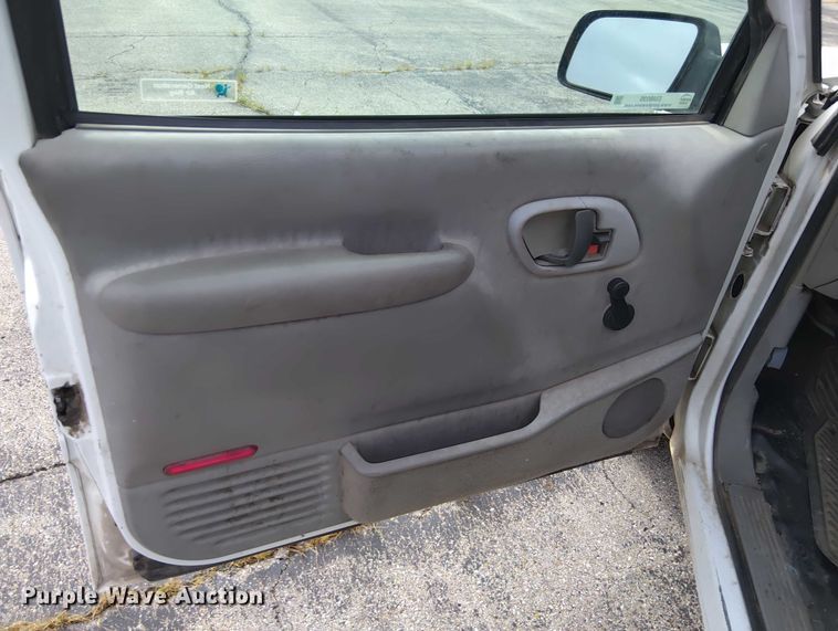 image for item EM8035 1998 Chevrolet 1500 pickup truck