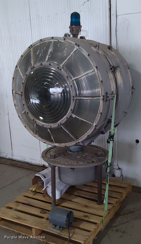 image for item EM8036 Crouse-Hinds DCB 35 rotating beacon