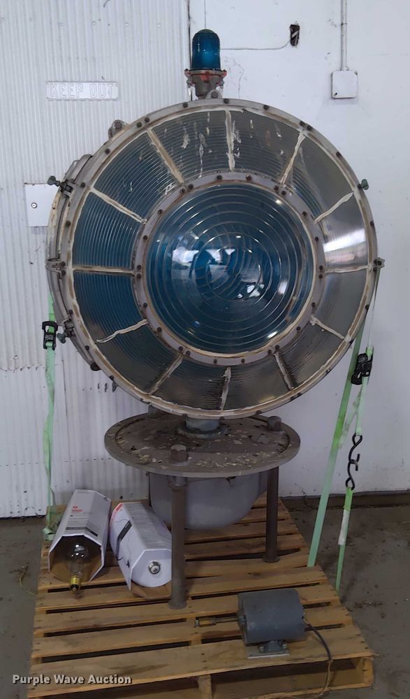 image for item EM8036 Crouse-Hinds DCB 35 rotating beacon