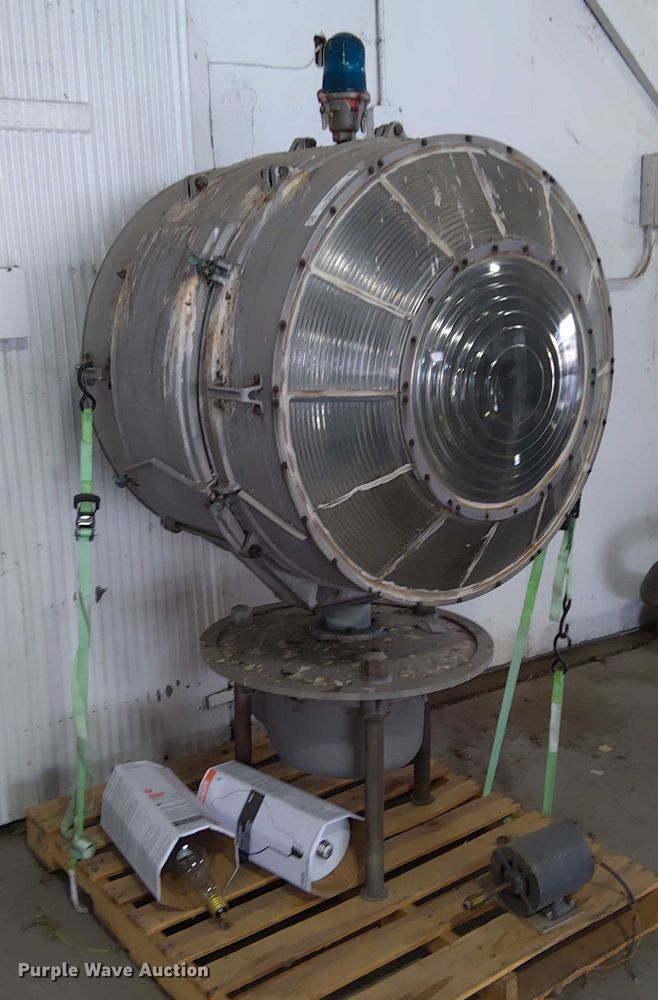 image for item EM8036 Crouse-Hinds DCB 35 rotating beacon