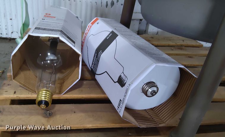 image for item EM8036 Crouse-Hinds DCB 35 rotating beacon