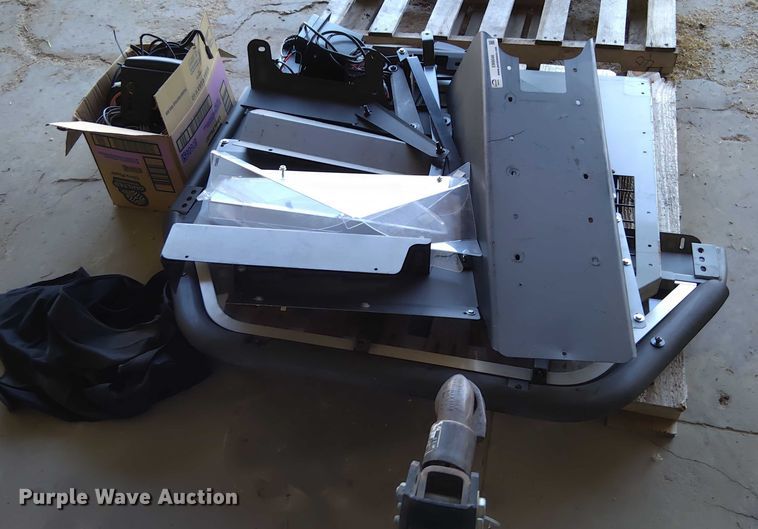 image for item EM8046 Law enforcement equipment