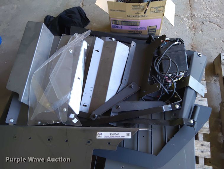 image for item EM8046 Law enforcement equipment