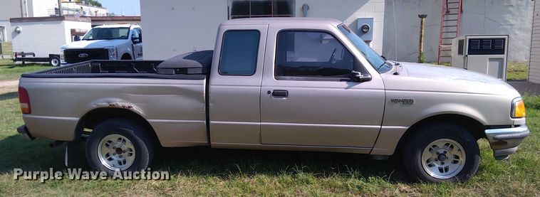 image for item EM8049 1997 Ford Ranger XLT SuperCab pickup truck