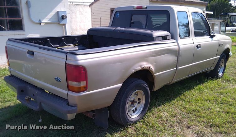 image for item EM8049 1997 Ford Ranger XLT SuperCab pickup truck