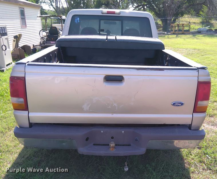 image for item EM8049 1997 Ford Ranger XLT SuperCab pickup truck