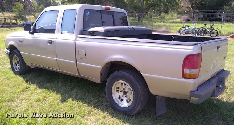 image for item EM8049 1997 Ford Ranger XLT SuperCab pickup truck