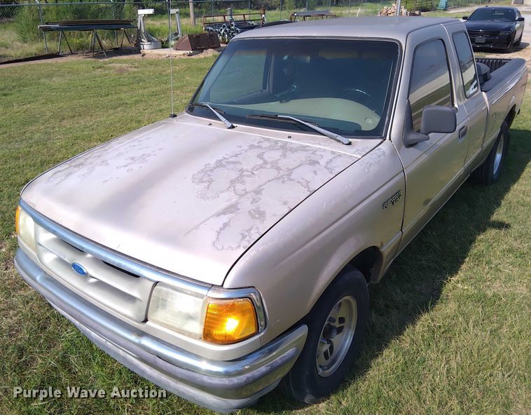image for item EM8049 1997 Ford Ranger XLT SuperCab pickup truck