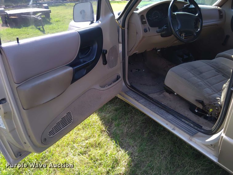 image for item EM8049 1997 Ford Ranger XLT SuperCab pickup truck