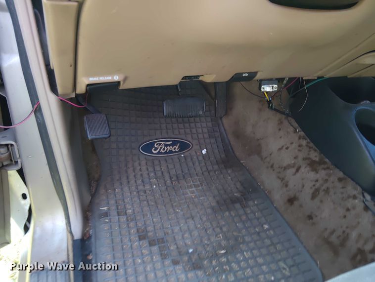 image for item EM8049 1997 Ford Ranger XLT SuperCab pickup truck