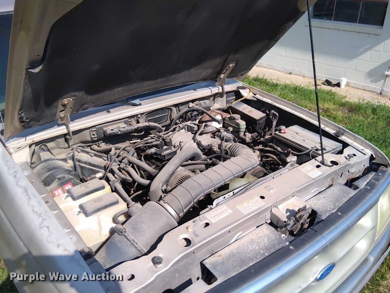 image for item EM8049 1997 Ford Ranger XLT SuperCab pickup truck