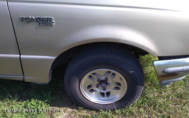 image for item EM8049 1997 Ford Ranger XLT SuperCab pickup truck