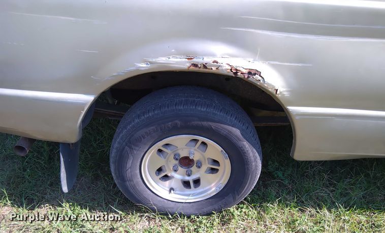 image for item EM8049 1997 Ford Ranger XLT SuperCab pickup truck