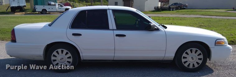 image for item EM8050 2009 Ford Crown Victoria Police Interceptor 