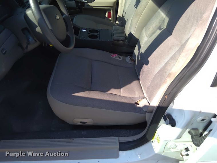 image for item EM8050 2009 Ford Crown Victoria Police Interceptor 