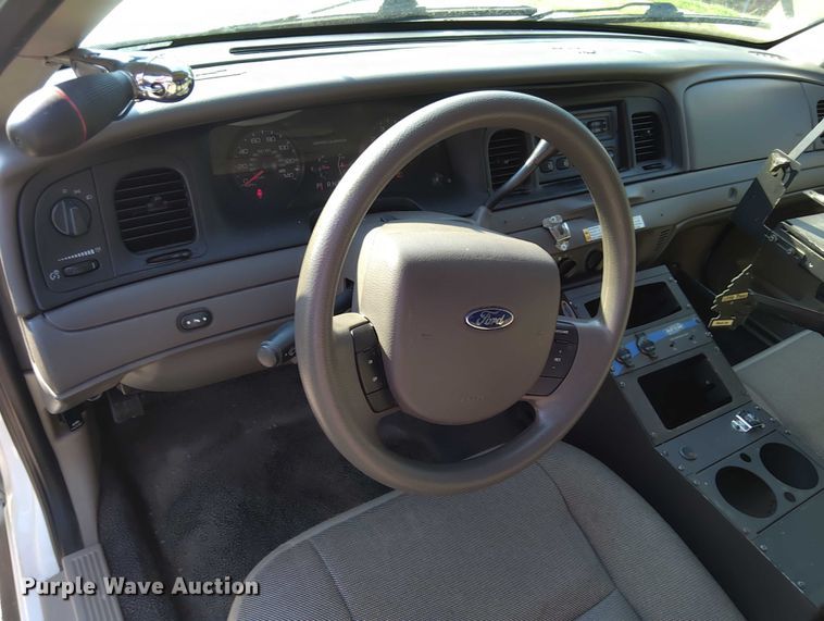 image for item EM8050 2009 Ford Crown Victoria Police Interceptor 