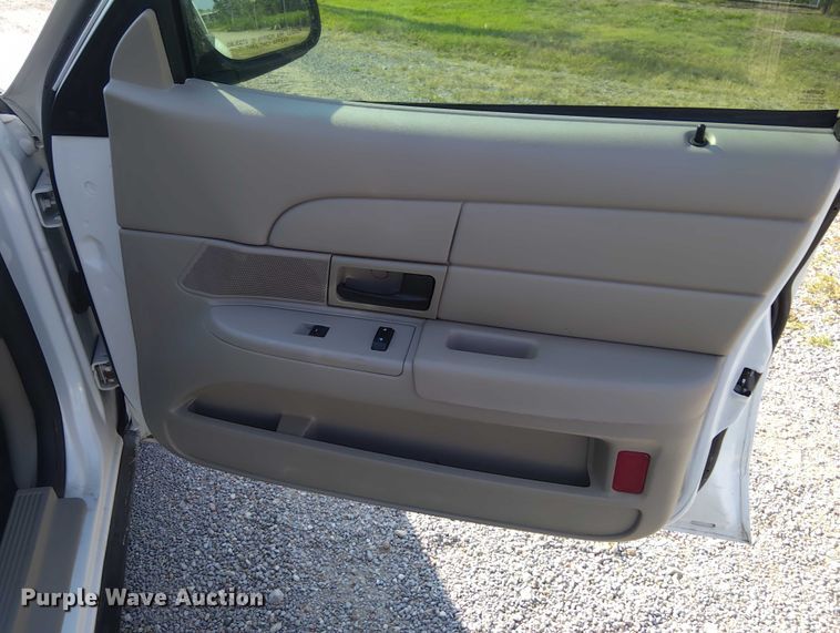 image for item EM8050 2009 Ford Crown Victoria Police Interceptor 