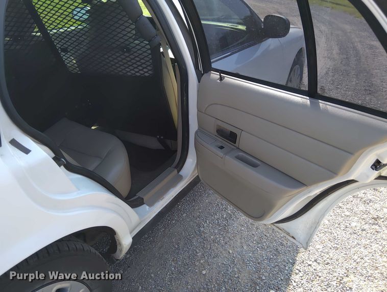 image for item EM8050 2009 Ford Crown Victoria Police Interceptor 