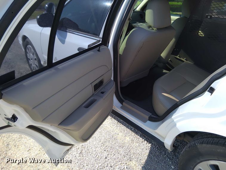 image for item EM8050 2009 Ford Crown Victoria Police Interceptor 