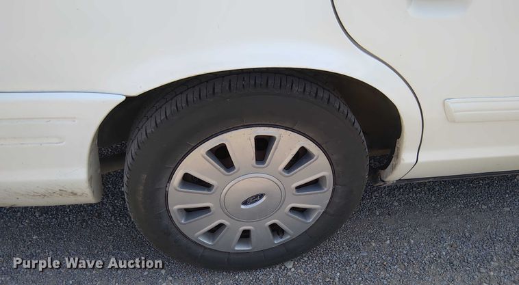 image for item EM8050 2009 Ford Crown Victoria Police Interceptor 