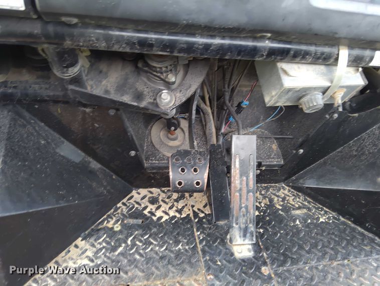 image for item EM8058 2014 Kawasaki Mule 4010 utility vehicle