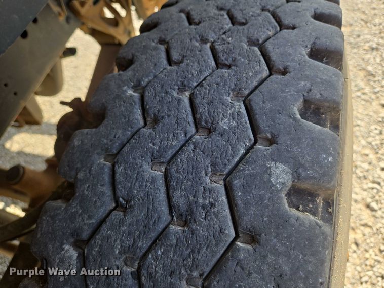 image for item EN8307 2010 Blue Bird school bus