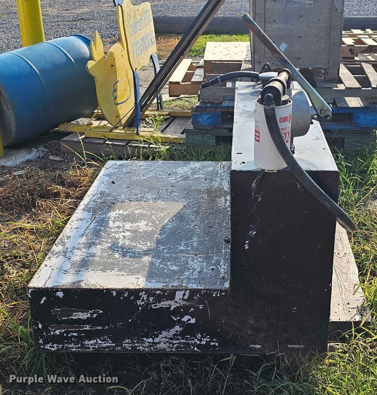 image for item EO1547 Auxiliary fuel tank