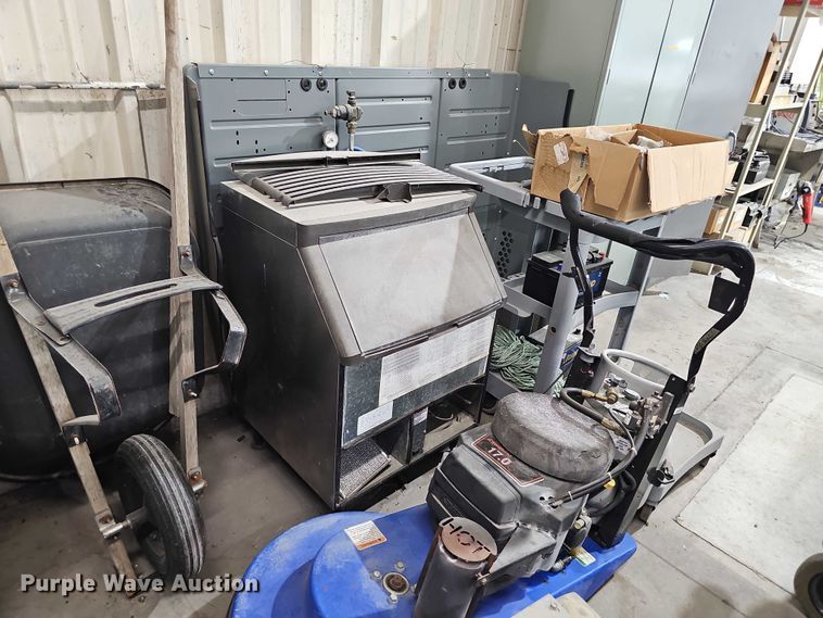 image for item EO1552 Janitorial equipment