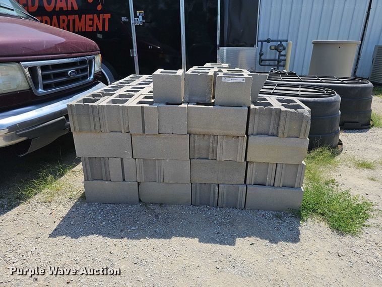 image for item EO1553 Lawn and garden equipment