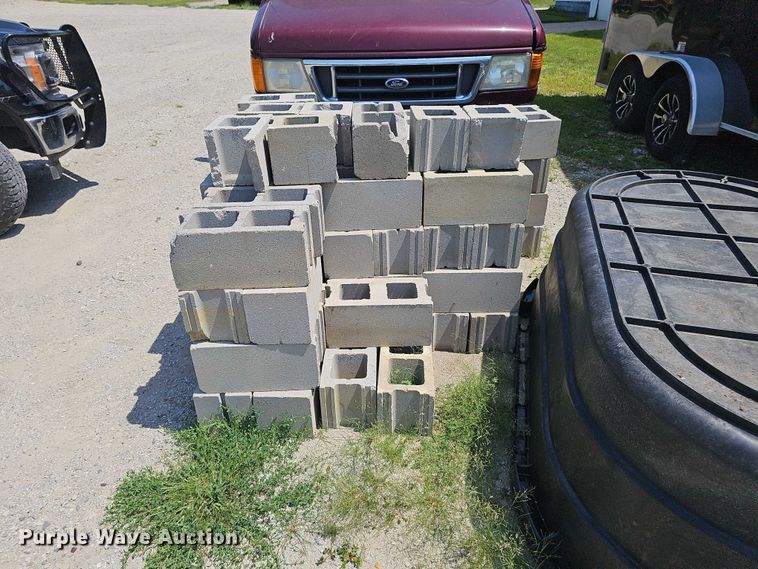 image for item EO1553 Lawn and garden equipment