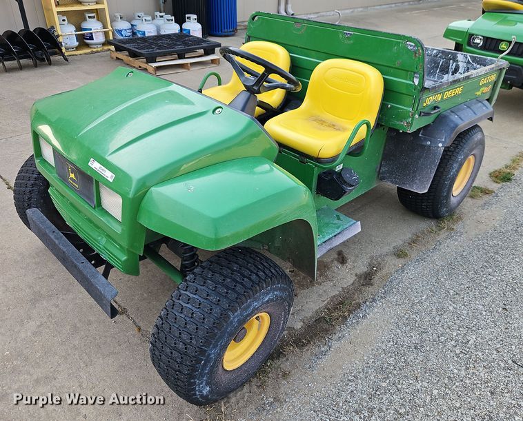 image for item EO4613 1996 John Deere Gator utility vehicle