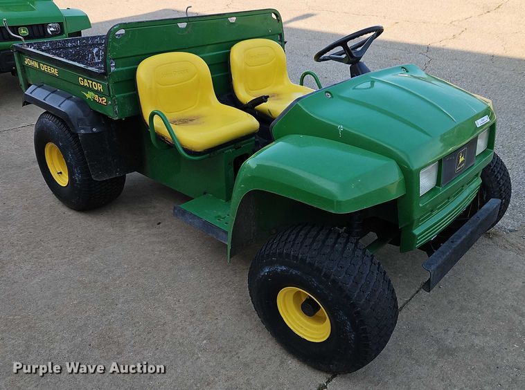image for item EO4613 1996 John Deere Gator utility vehicle
