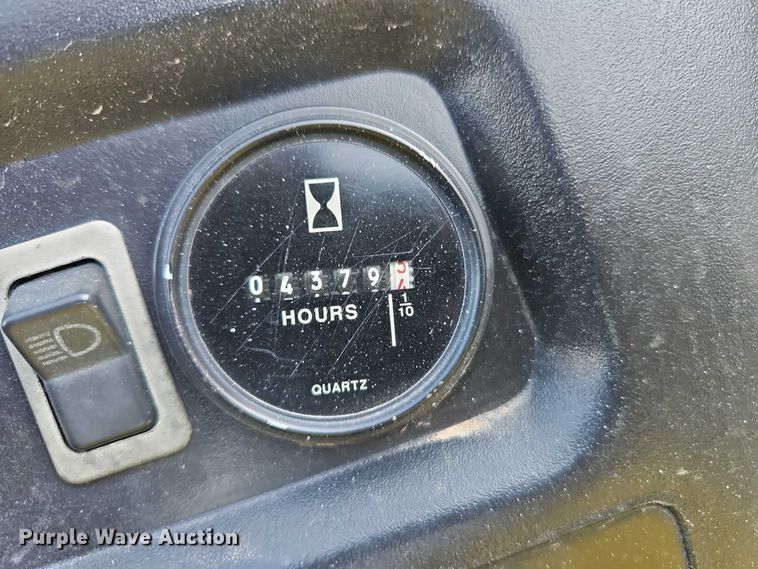 image for item EO4613 1996 John Deere Gator utility vehicle