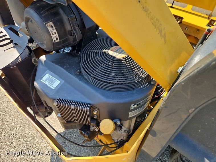 image for item EO4618 2009 Hustler Super Z ZTR lawn mower