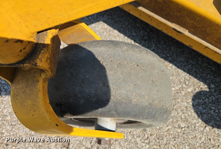 image for item EO4618 2009 Hustler Super Z ZTR lawn mower