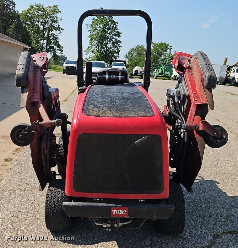 image for item EO4619 2017 Toro Groundsmaster 4000 lawn mower