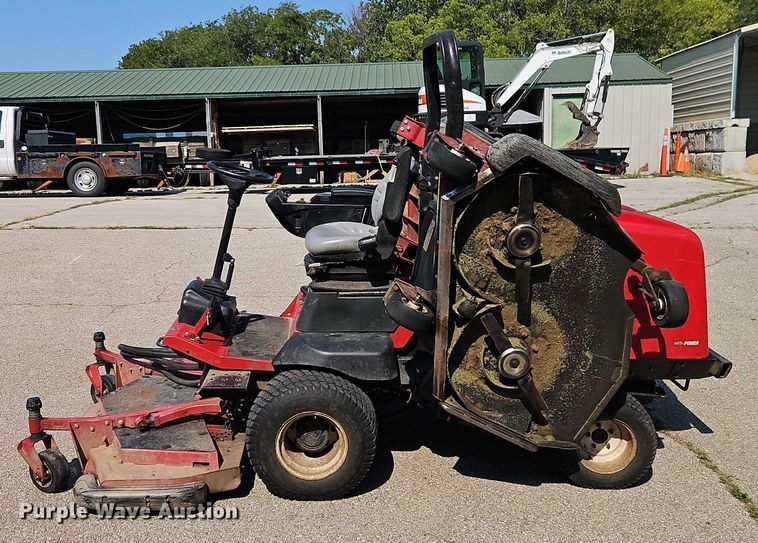 image for item EO4619 2017 Toro Groundsmaster 4000 lawn mower