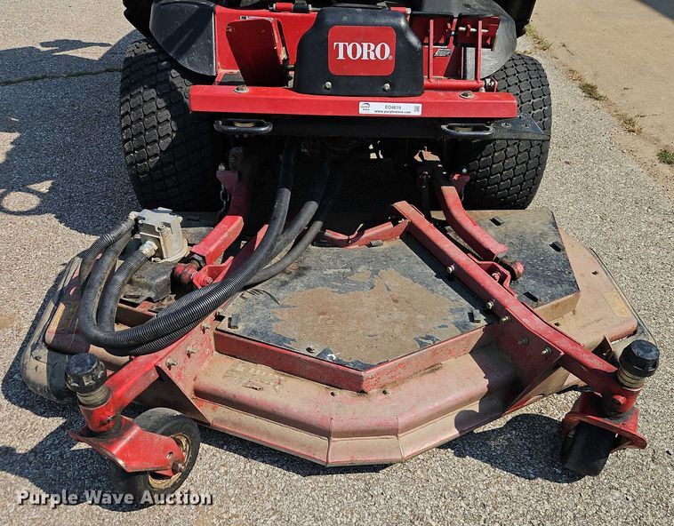 image for item EO4619 2017 Toro Groundsmaster 4000 lawn mower