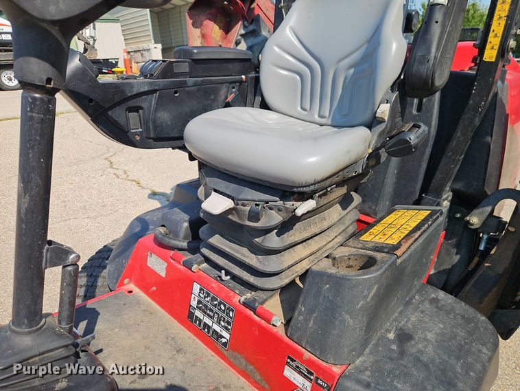 image for item EO4619 2017 Toro Groundsmaster 4000 lawn mower