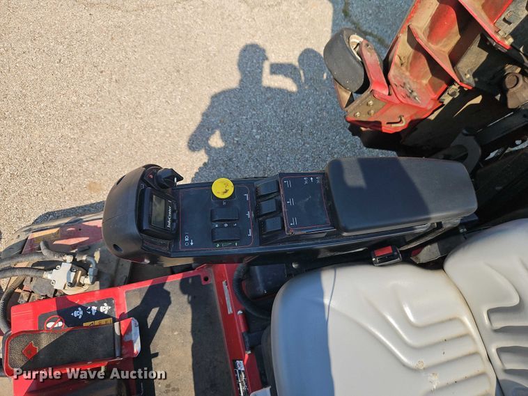 image for item EO4619 2017 Toro Groundsmaster 4000 lawn mower